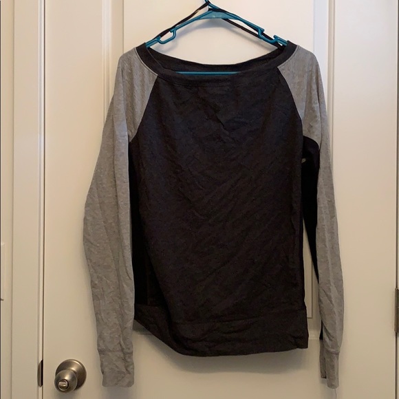 Nike Tops - Nike Sweater